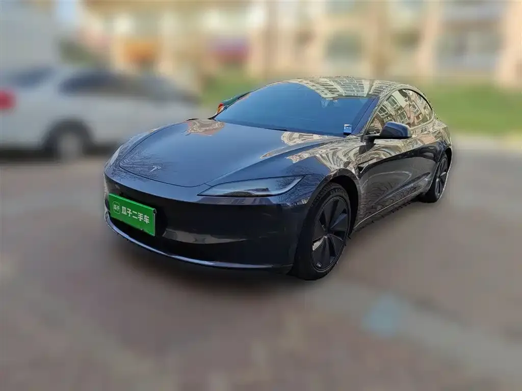 Tesla Model 3 — фото 1