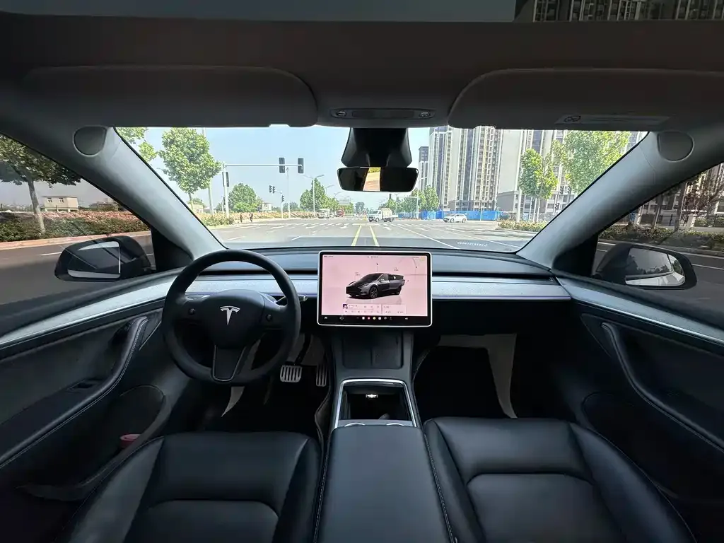Tesla Model Y — фото 5