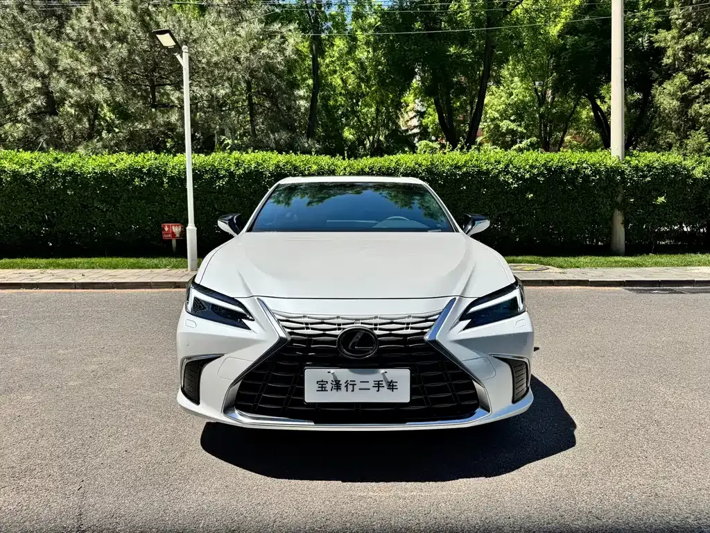 Lexus ES — фото 5