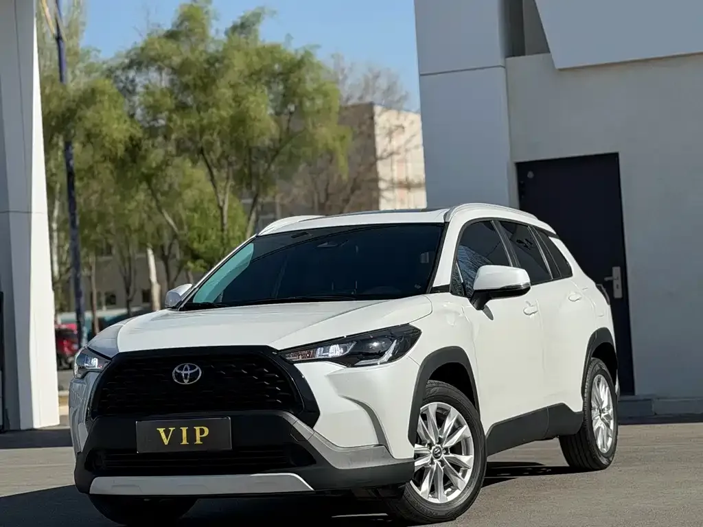 Toyota Corolla Cross 2023 из CN, фото 1