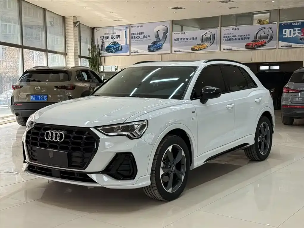 Audi Q3 — фото 1