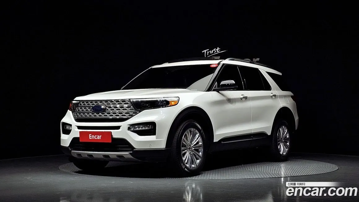 Ford Explorer — фото 1