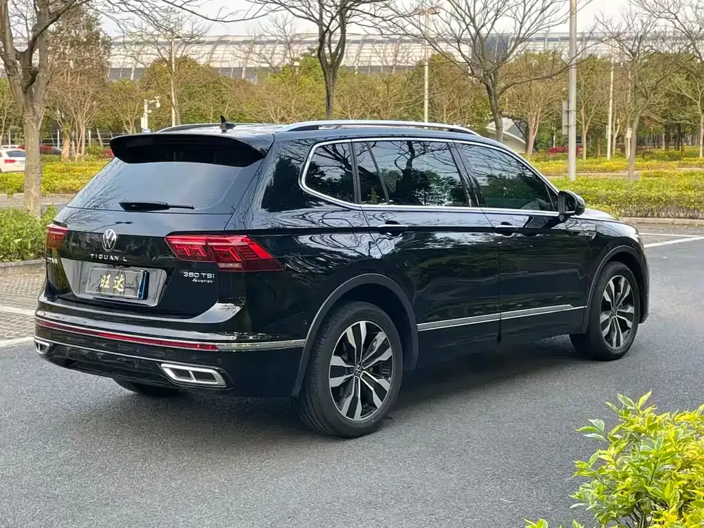 Volkswagen Tiguan L — фото 6