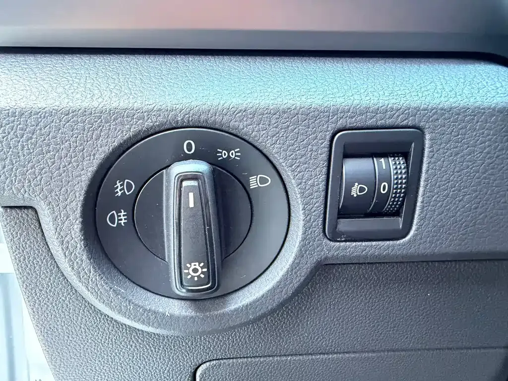 Volkswagen T-Cross — фото 10