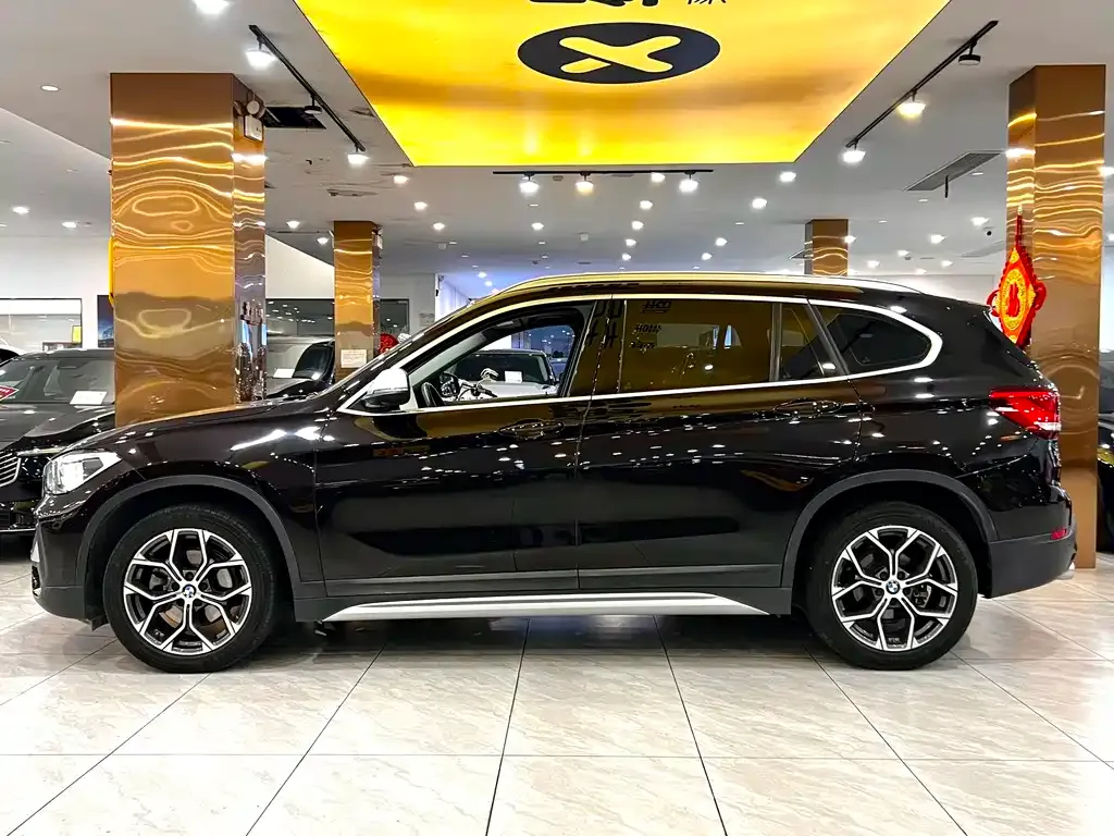 BMW X1 — фото 9