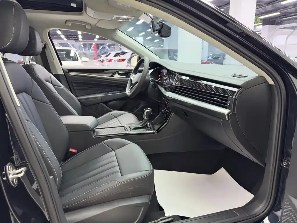 Volkswagen Passat — фото 10