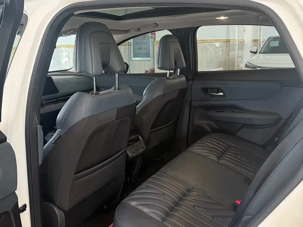 Nissan Ariya 2023 из CN, фото 2