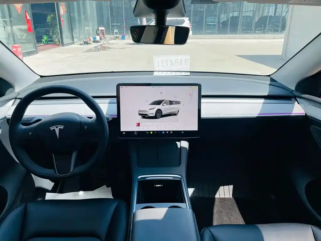 Tesla Model Y — фото 2
