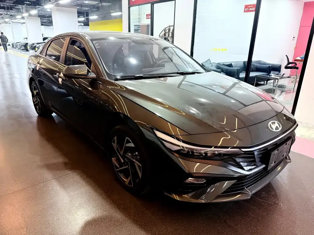 Hyundai Elantra — фото 9