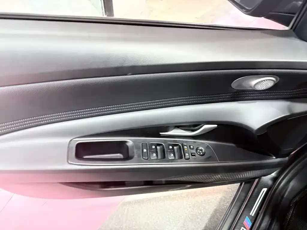 Hyundai Elantra — фото 3