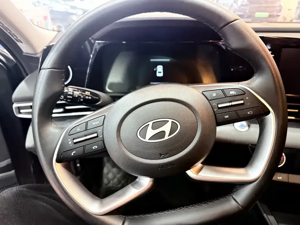 Hyundai Elantra — фото 8