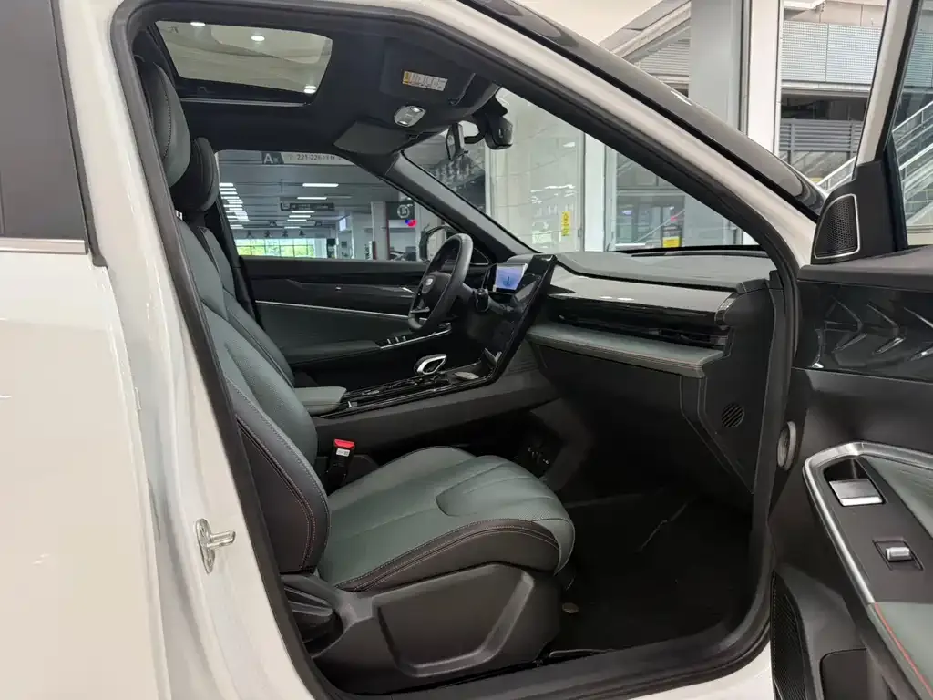 Geely Boyue 2024 из CN, фото 3