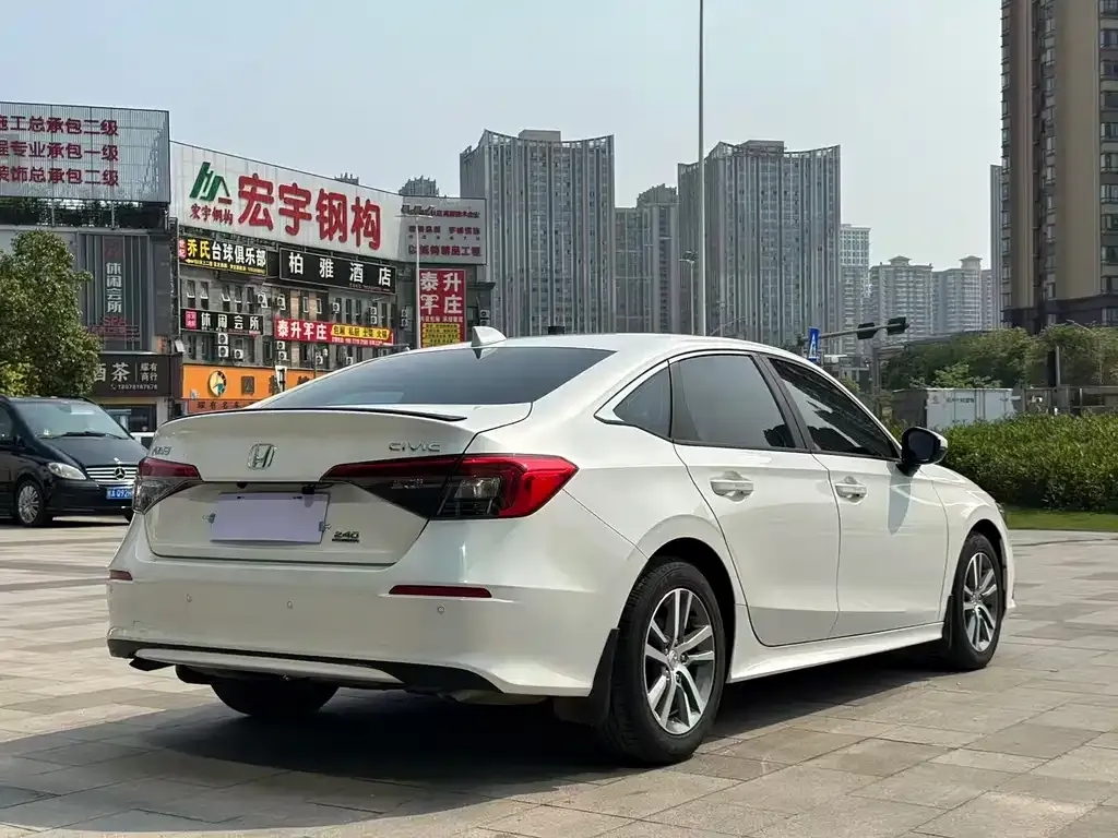 Honda Civic — фото 10