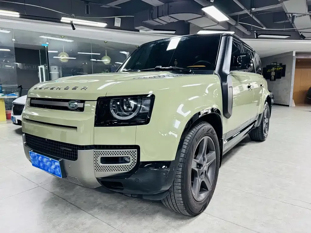 Land Rover Defender — фото 1
