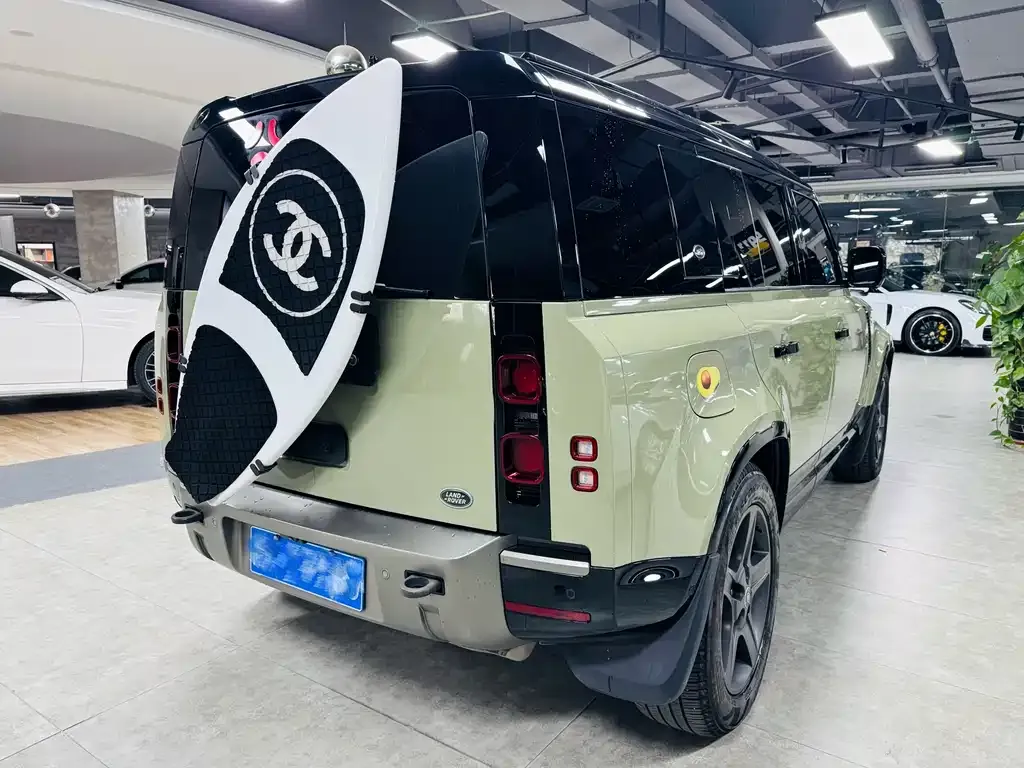 Land Rover Defender — фото 7