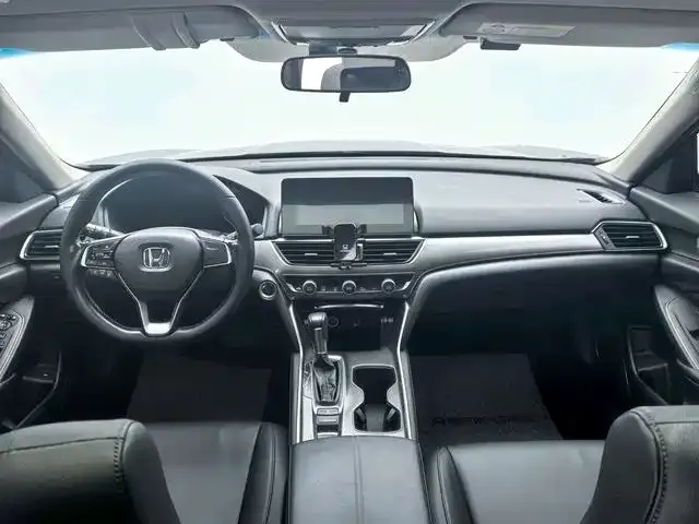 Honda Accord — фото 7