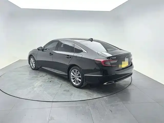 Honda Accord — фото 8