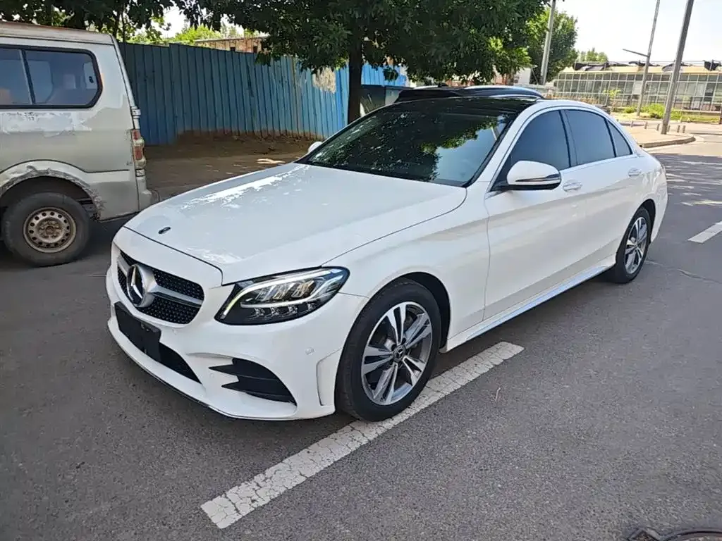 Mercedes-Benz C-Class — фото 1