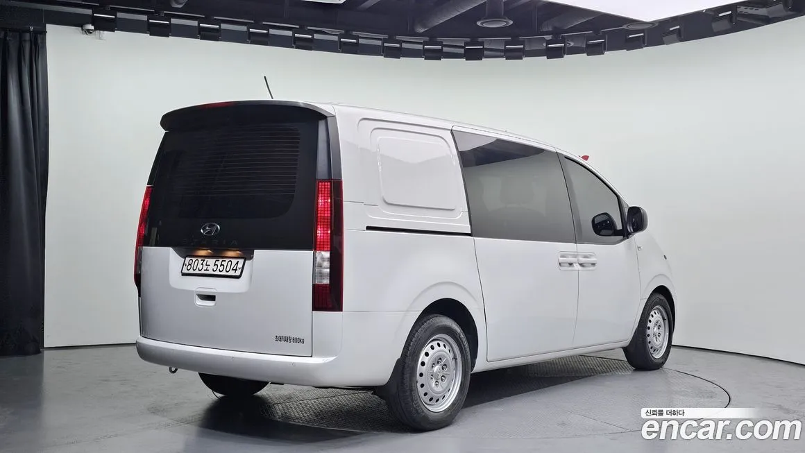 Hyundai Staria — фото 3