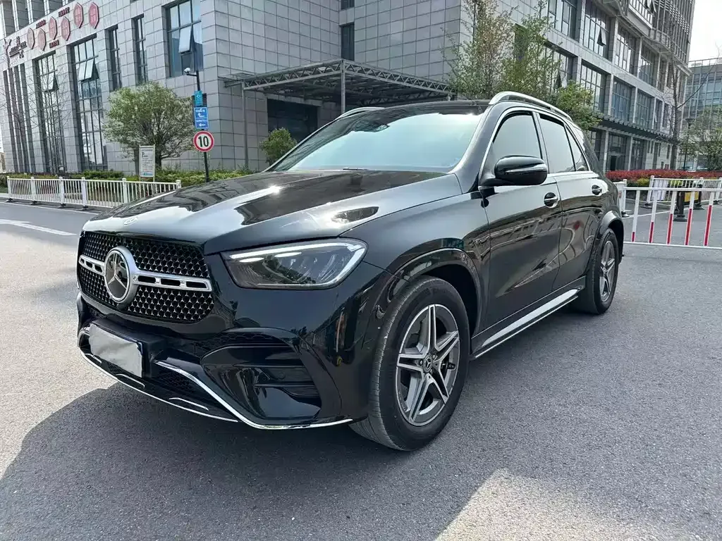 Mercedes-Benz GLE — фото 1
