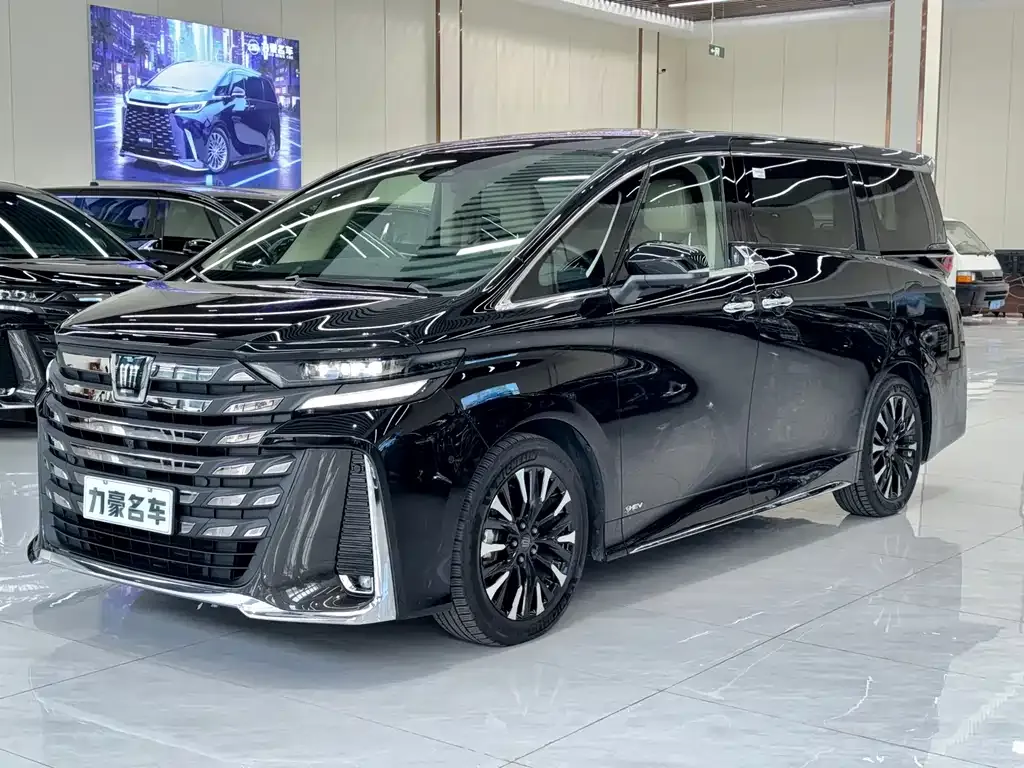 Toyota Vellfire — фото 1