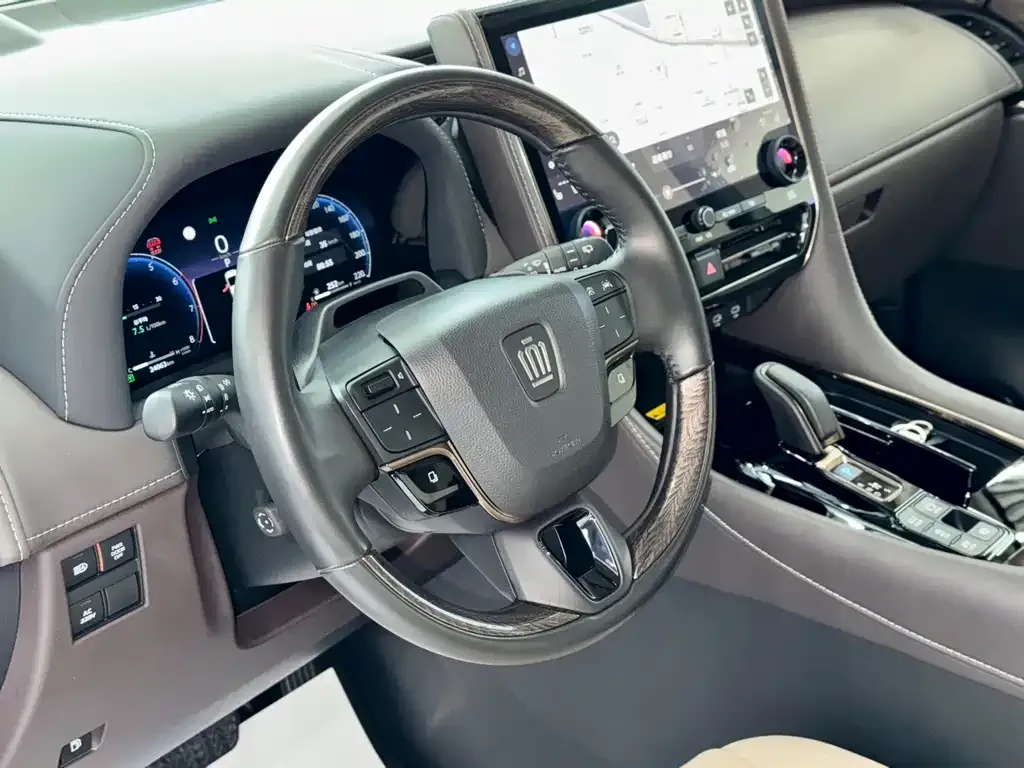 Toyota Vellfire — фото 7