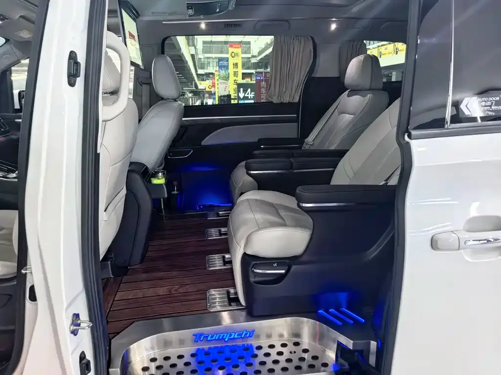 GAC Motor Trumpchi M8 — фото 9