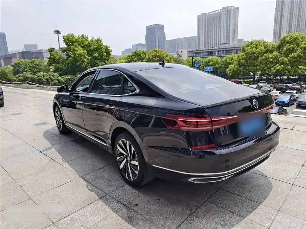 Volkswagen Passat — фото 4