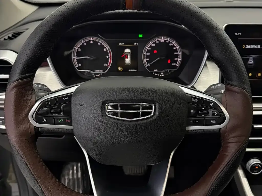 Geely Binyue — фото 10