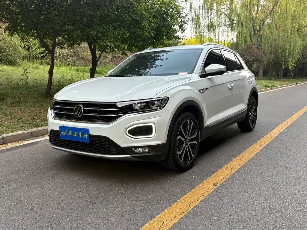 Volkswagen T-Roc — фото 1