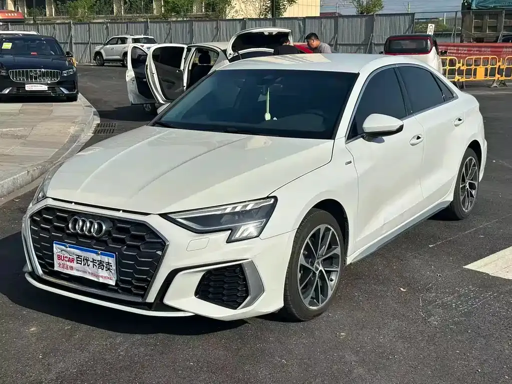 Audi A3 2021 из CN, фото 1