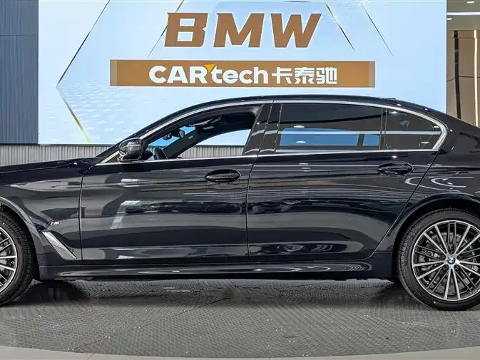 BMW 5 Series — фото 9