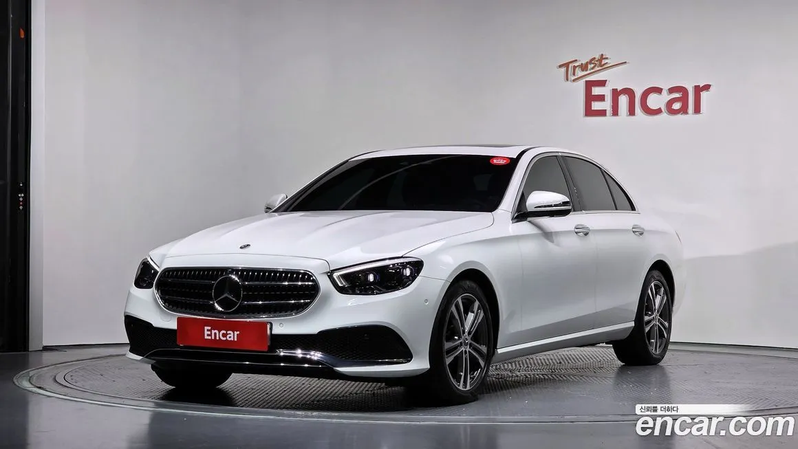 Mercedes-Benz E-Class — фото 1