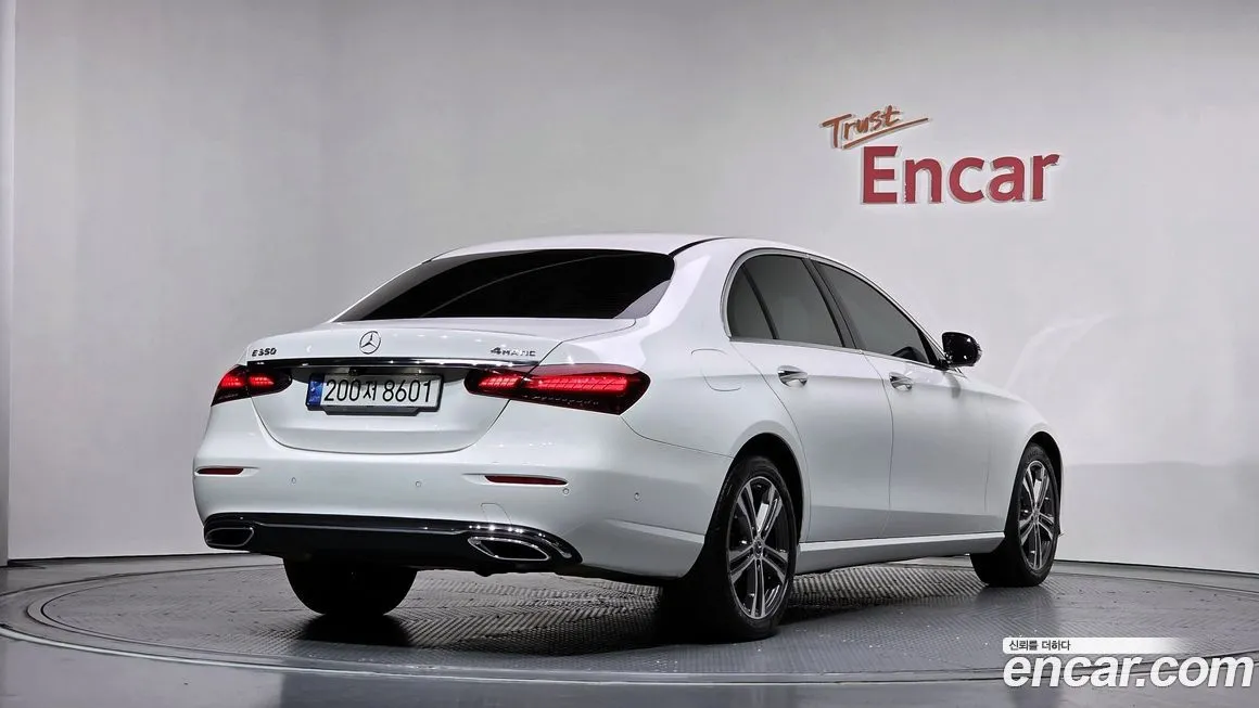 Mercedes-Benz E-Class — фото 5