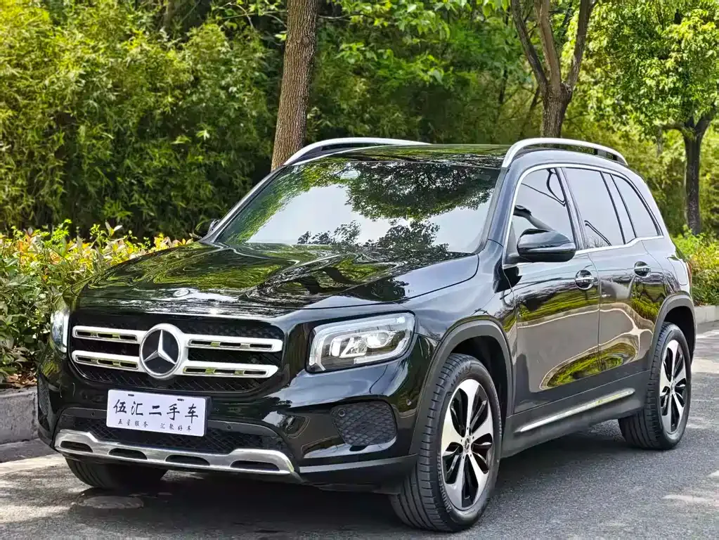 Mercedes-Benz GLB — фото 1