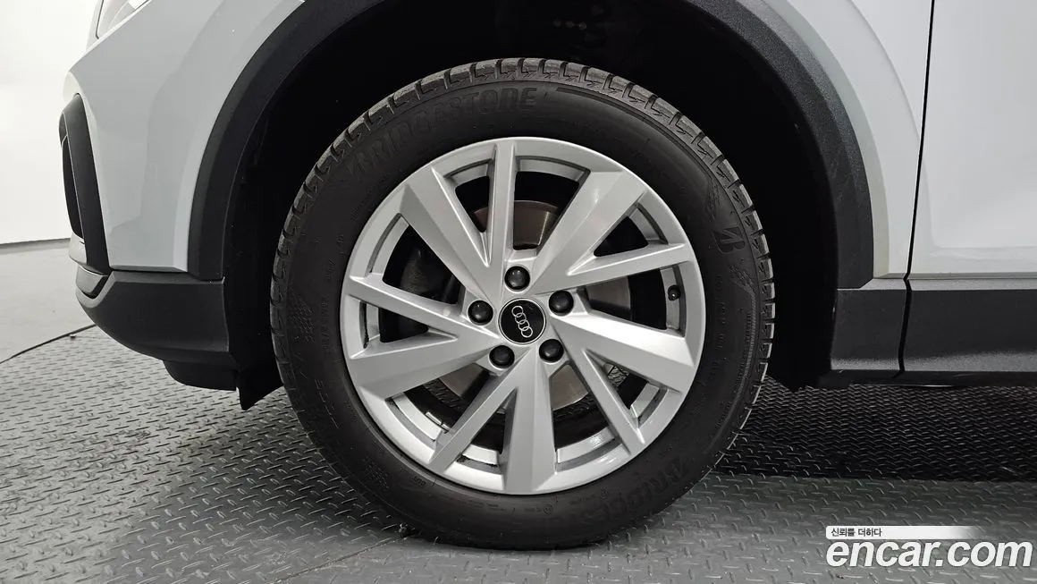Audi Q2 2023 из KR, фото 8