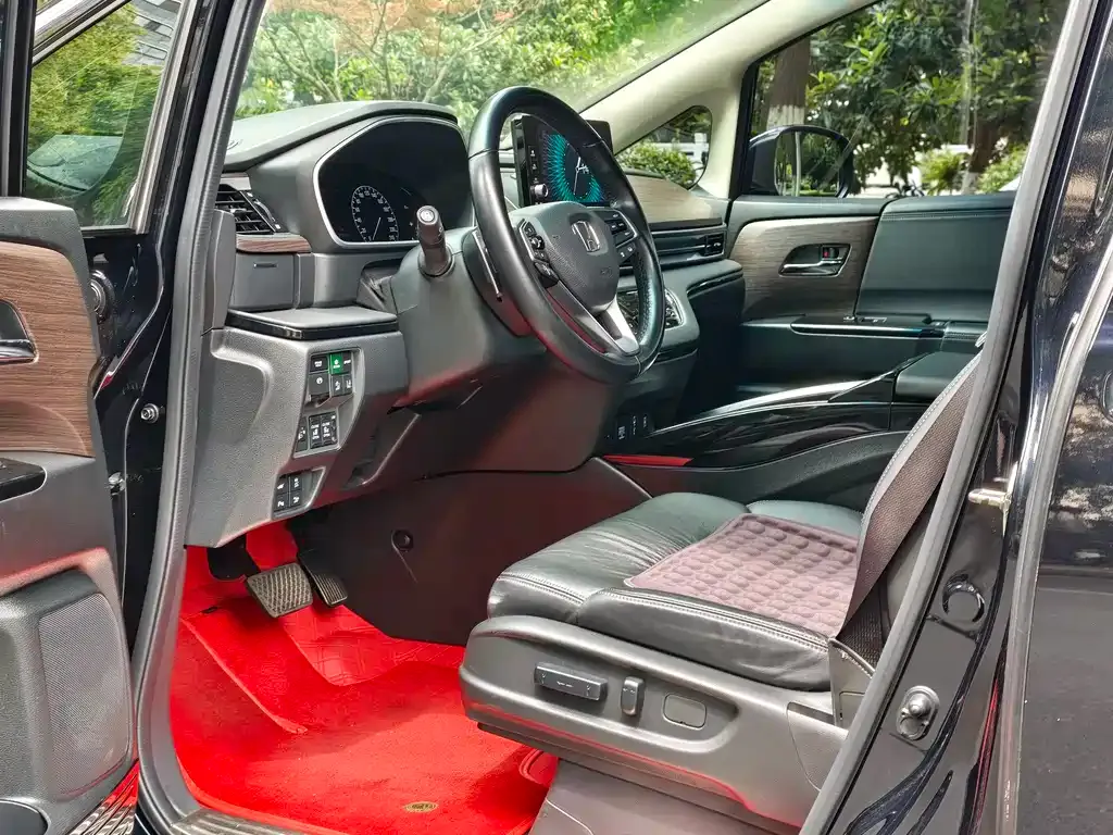 Honda Odyssey — фото 10