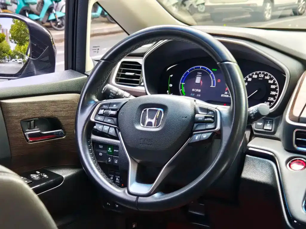 Honda Odyssey — фото 2