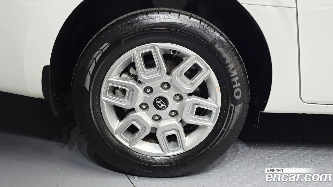 Hyundai Staria — фото 4