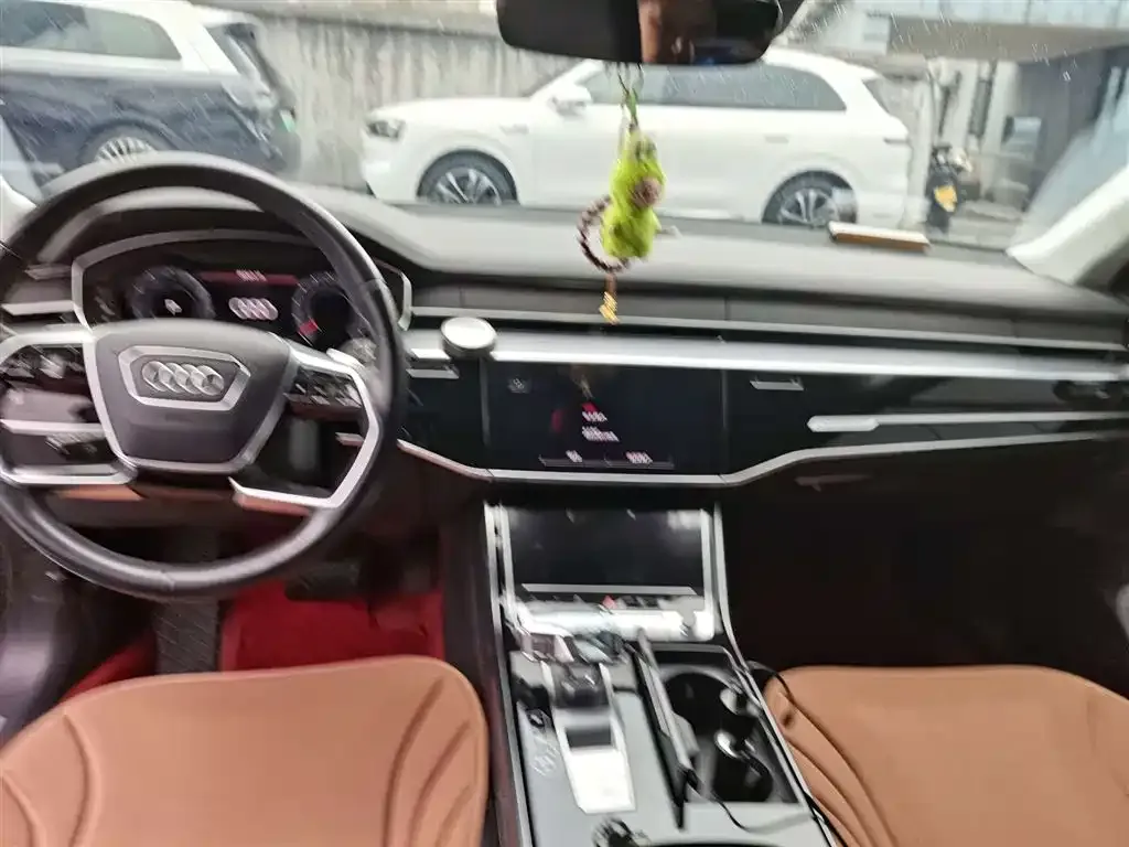 Audi A8 — фото 2