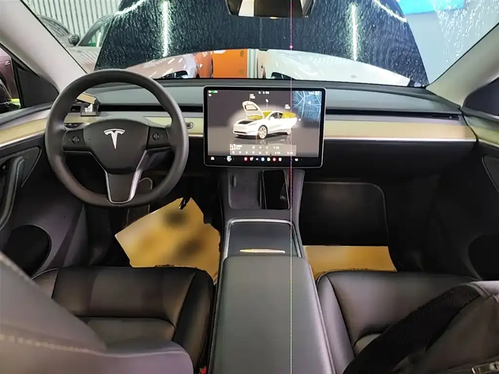 Tesla Model Y — фото 2