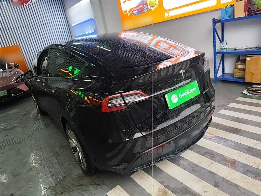 Tesla Model Y — фото 8
