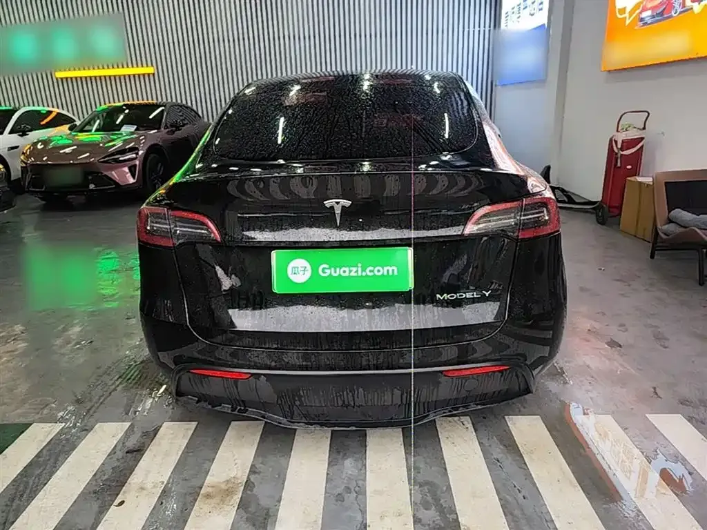 Tesla Model Y — фото 6