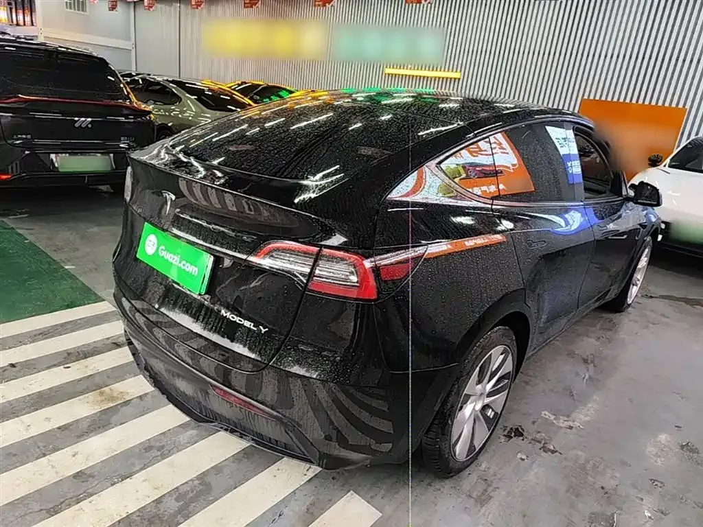 Tesla Model Y — фото 9