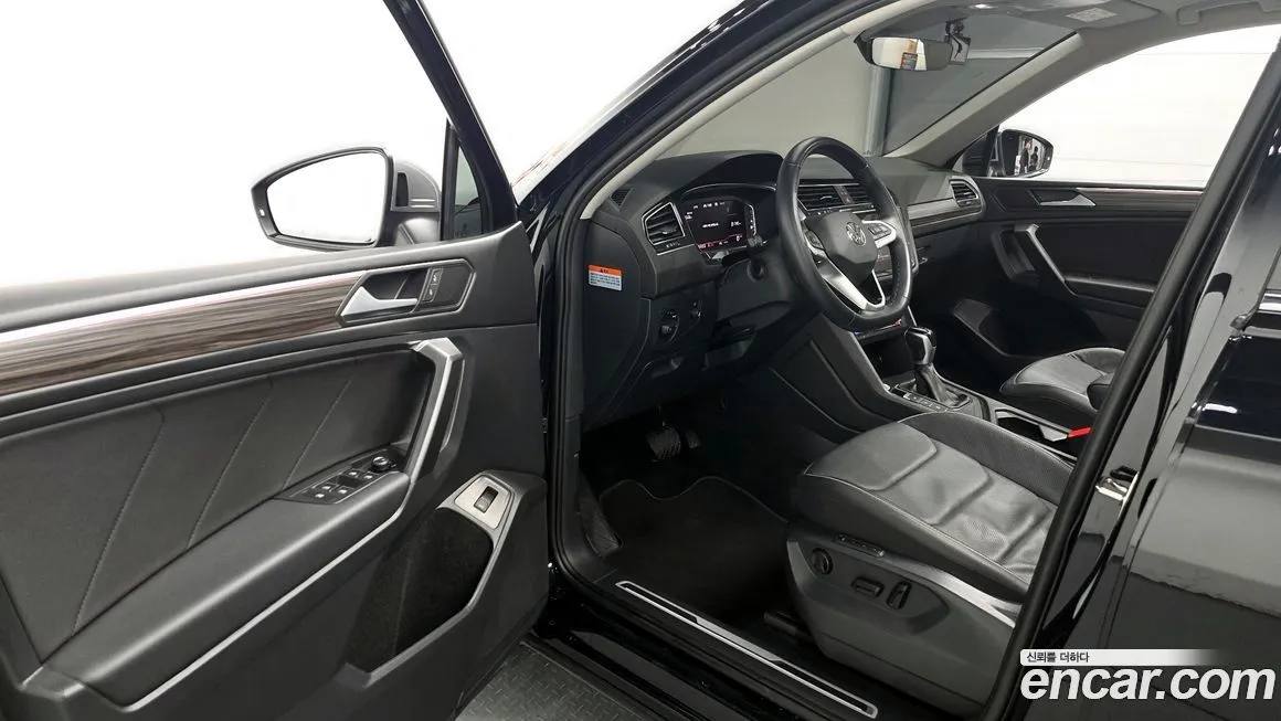 Volkswagen Tiguan — фото 8