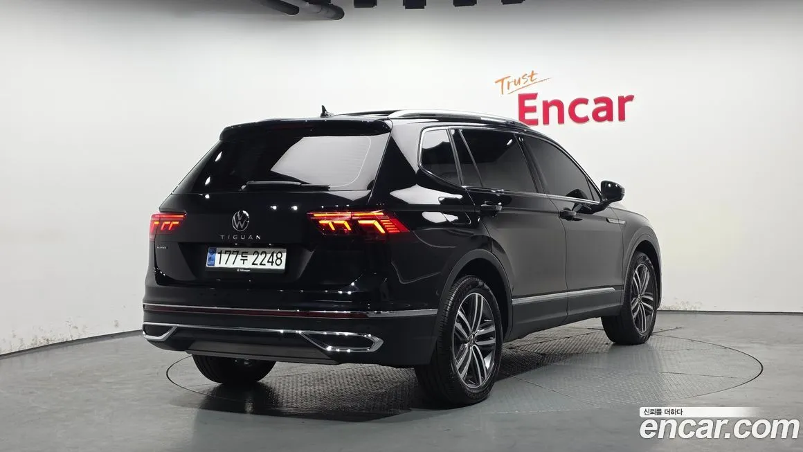 Volkswagen Tiguan — фото 4