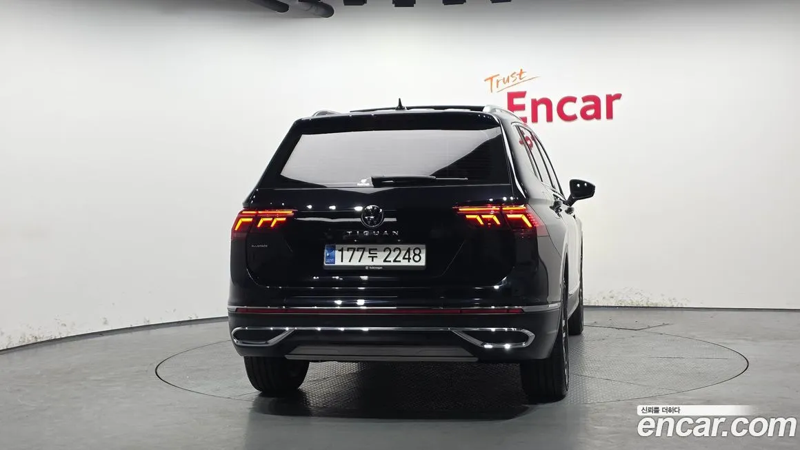 Volkswagen Tiguan — фото 2