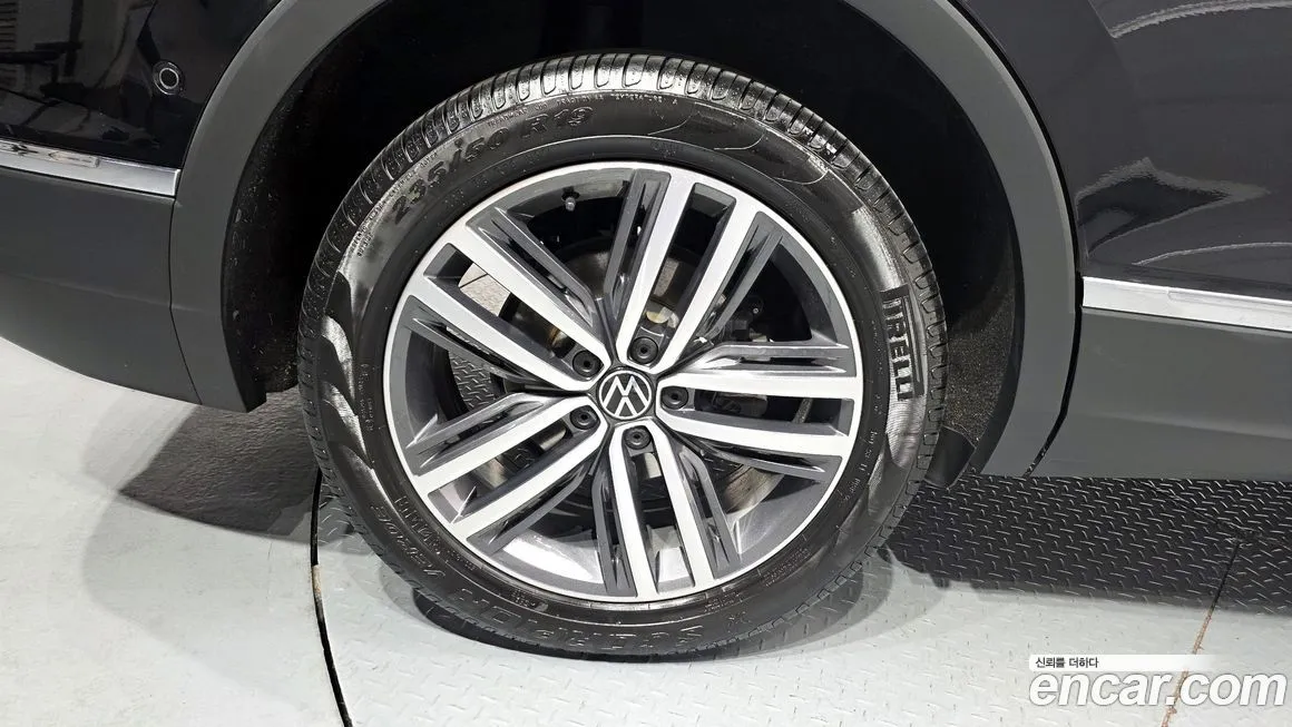 Volkswagen Tiguan — фото 6