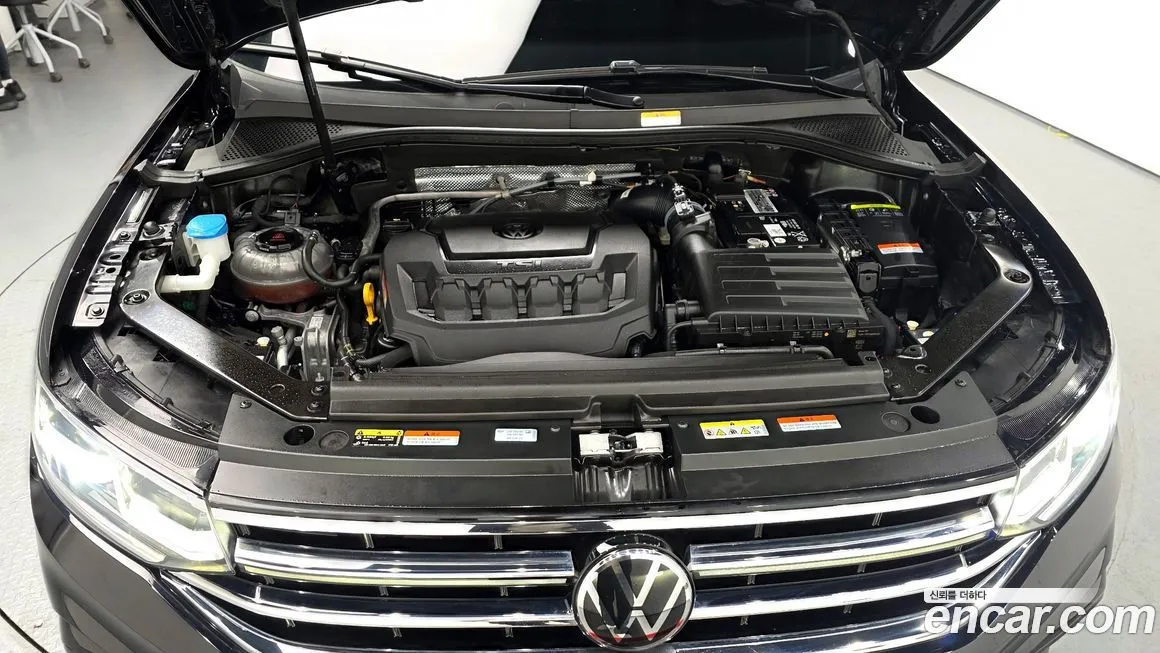 Volkswagen Tiguan — фото 10