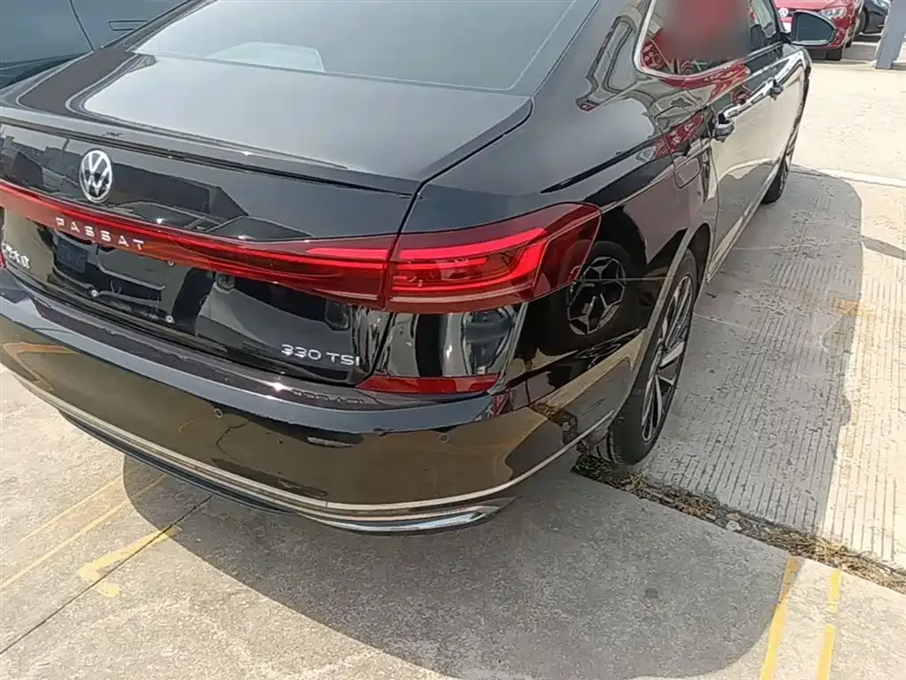 Volkswagen Passat — фото 8